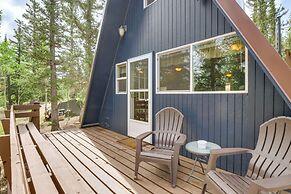 Sunny Muddy Moose Cabin w/ Fire Pit & Mtn Views!
