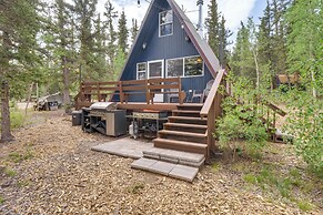 Sunny Muddy Moose Cabin w/ Fire Pit & Mtn Views!