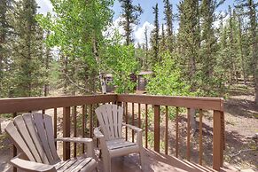 Sunny Muddy Moose Cabin w/ Fire Pit & Mtn Views!