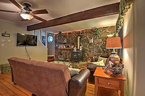 1 Mi to Lake Wallenpaupack: Pocono Mountain Home!