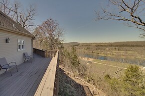 Secluded Flippin Home < 2 Mi to White River!