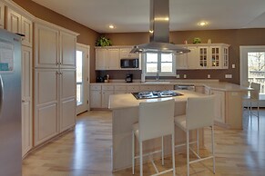 Secluded Flippin Home < 2 Mi to White River!