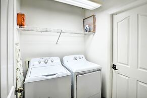 Dock & Canal Access: Cape Coral Family Home