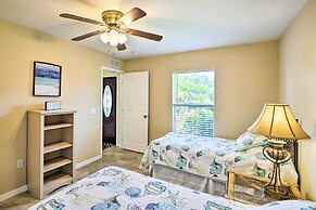 Dock & Canal Access: Cape Coral Family Home