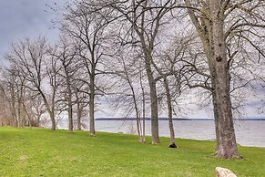Cozy Solar-powered Loft: Walk to Lake Champlain!