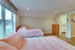 Cozy Solar-powered Loft: Walk to Lake Champlain!