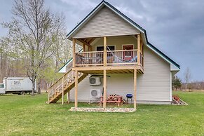 Cozy Solar-powered Loft: Walk to Lake Champlain!
