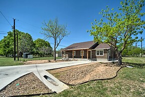 Gorgeous Cabin w/ Pergolas, Walk to River!