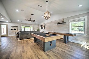 Gorgeous Cabin w/ Pergolas, Walk to River!