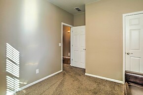 10 Mi to Dia: Spacious Aurora House w/ Yard!