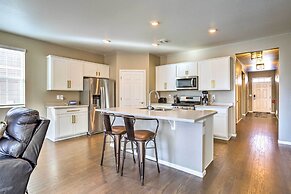 10 Mi to Dia: Spacious Aurora House w/ Yard!