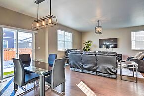10 Mi to Dia: Spacious Aurora House w/ Yard!