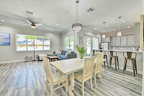 Beautiful Getaway ~ 4 Miles to Venice Beach!