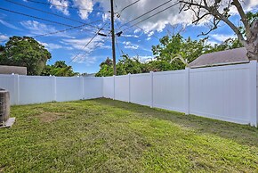 Beautiful Getaway ~ 4 Miles to Venice Beach!