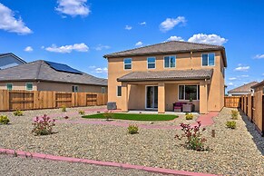 Sacramento Retreat w/ Yard ~ 13 Mi to Dtwn!
