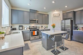 Sacramento Retreat w/ Yard ~ 13 Mi to Dtwn!
