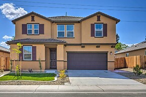 Sacramento Retreat w/ Yard ~ 13 Mi to Dtwn!