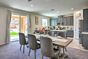 Sacramento Retreat w/ Yard ~ 13 Mi to Dtwn!