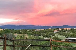 Dreamy Santa Fe Hideaway w/ Mountain Views!