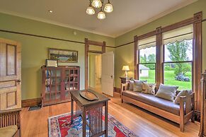 Historic, Victorian Villa w/ Park On-site