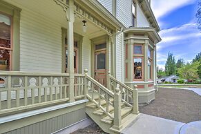 Historic, Victorian Villa w/ Park On-site