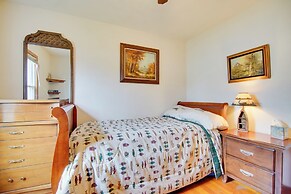 Twin Lakes Home - Walk to Lake Elizabeth!