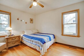 Twin Lakes Home - Walk to Lake Elizabeth!