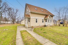 Twin Lakes Home - Walk to Lake Elizabeth!