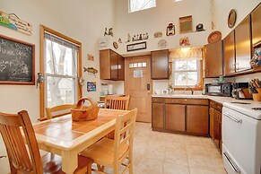 Twin Lakes Home - Walk to Lake Elizabeth!