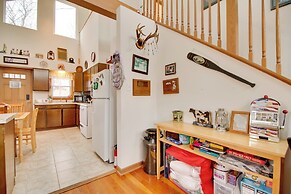 Twin Lakes Home - Walk to Lake Elizabeth!