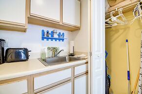 2 Mi to Barefoot Landing: Beachfront Resort Studio