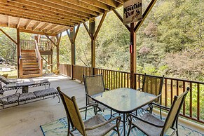 Avalon Woods Riverfront Retreat: Walk to Waterfall