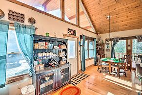 Avalon Woods Riverfront Retreat: Walk to Waterfall