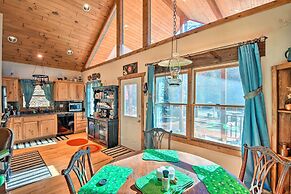 Avalon Woods Riverfront Retreat: Walk to Waterfall