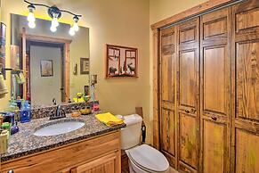 Avalon Woods Riverfront Retreat: Walk to Waterfall