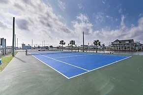 < 1 Mi to Sea Isle Beach: Home w/ Pool Access