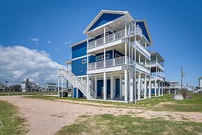 Modern Galveston Vacation Rental: Steps to Beach!