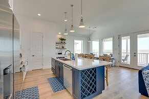 Modern Galveston Vacation Rental: Steps to Beach!
