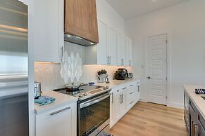 Modern Galveston Vacation Rental: Steps to Beach!