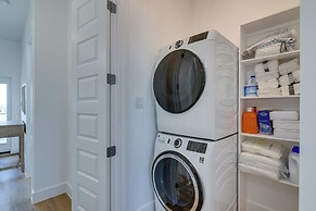 Modern Galveston Vacation Rental: Steps to Beach!