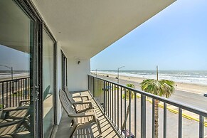 Galveston Oceanfront Condo w/ Balcony + View!