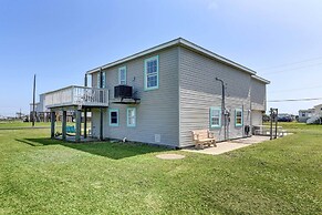 Walk to Beach: Charming Home w/ Deck in Galveston