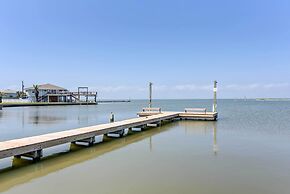 Walk to Beach: Charming Home w/ Deck in Galveston