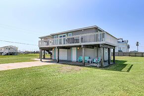 Walk to Beach: Charming Home w/ Deck in Galveston