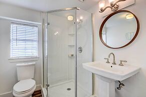 Walk to Beach: Charming Home w/ Deck in Galveston