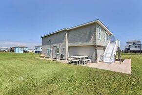 Walk to Beach: Charming Home w/ Deck in Galveston