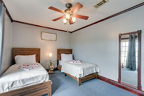 Waterfront Galveston Bay Retreat - 4 Mi to Beach!