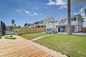 Waterfront Galveston Bay Retreat - 4 Mi to Beach!
