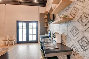 Downtown Galveston Home: Walk to Historic District