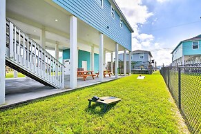 Walk to Sea Isle Beach: Retreat w/ Deck + Patio!